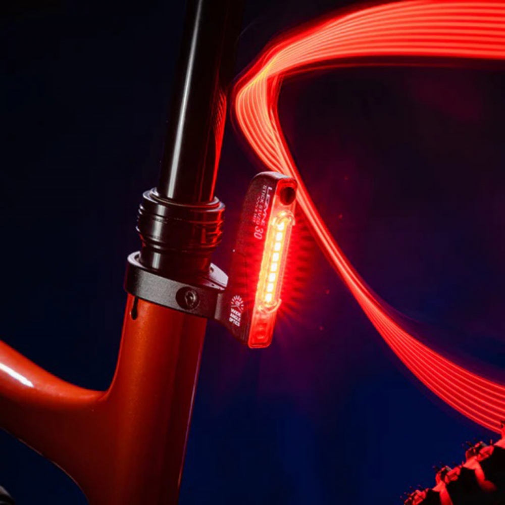 Lezyne Stick Drive STVZO Rear Light Seat Clamp - Lanterna Bike - Imagem 4