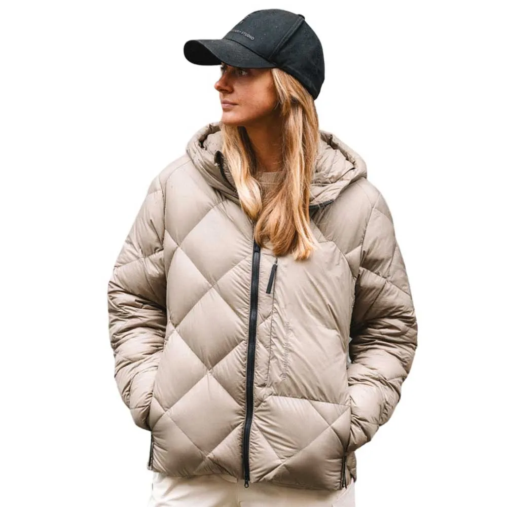 The mountain studio Casaco de penas ultralight hood